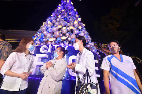 BLUE & WHITE CHRISTMAS