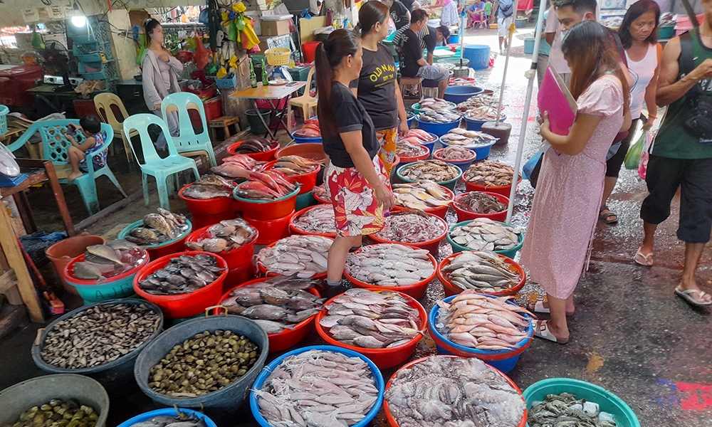 QUALITY SEAFOOD AT MAGSAYSAY MARKET