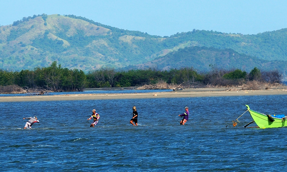 FISHING IN LINGAYEN GULF